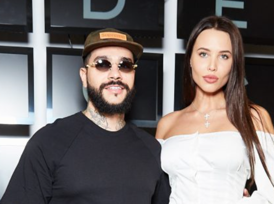 Начинаем день с милоты: очень крутой бэкстейдж с «беременной» фотосессии Анастасии Решетовой