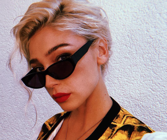 На карантине: Настя Ивлеева в прямом эфире с блогером Романом Каграмановым