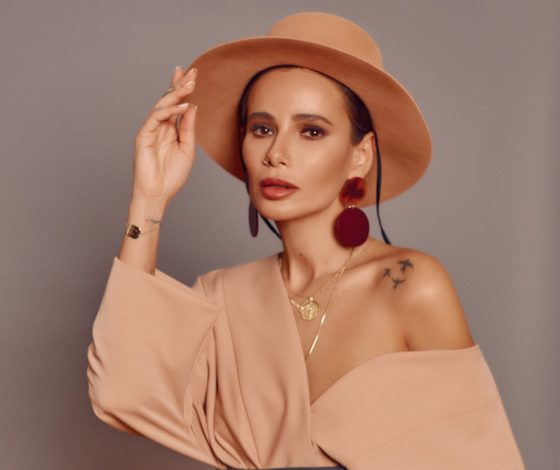 Как попасть к косметологу Айзы Анохиной?