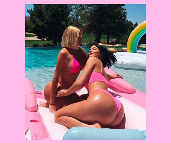 Сколько стоит: розовый купальник, как у Кайли Дженнер