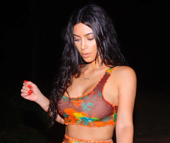 Отдых закончился, а фоточки остались! Ещё один выход Ким Кардашьян на Коста-Рике