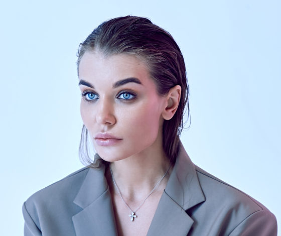 Как одеваются модели: 10 стильных образов Дарьи Коноваловой