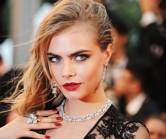 Больше не блондинка: новый образ Кары Делевинь
