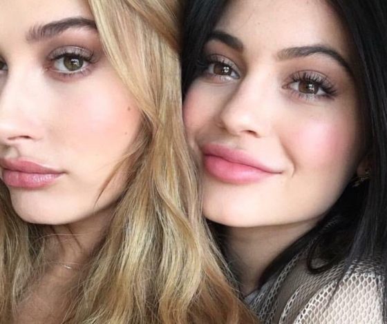 Звездный nail-тренд: маникюр, который обожают Кайли Дженнер и Хейли Бибер