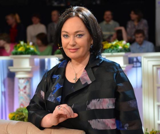 «Мы выходим на съемки, чтобы вы сидели у телевизоров»: Лариса Гузеева объяснила, почему нарушила режим самоизоляции