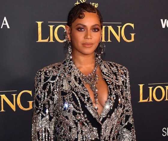 Это надо видеть! Бейонсе с дочкой блистают (в прямом смысле слова) на премьере «Короля Льва»