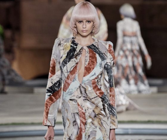 Крис Грикайте и Кайя Гербер на показе Fendi в Риме