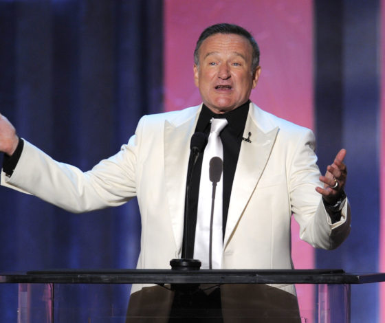 Такой взрослый! Как сейчас выглядит младший сын Робина Уильямса?