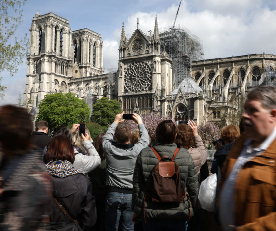 Почему бизнесмены не выплатили обещанные миллионы на реконструкцию Нотр-Дама?