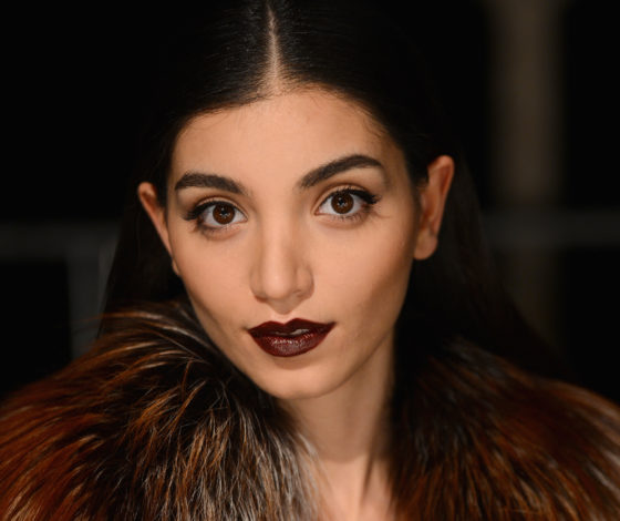 Тренд из 90-х: коричневая помада снова в моде