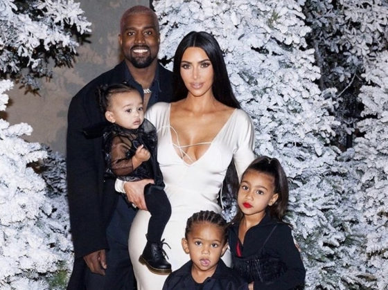 Начинаем день с милоты: новые фото Ким с младшей дочкой