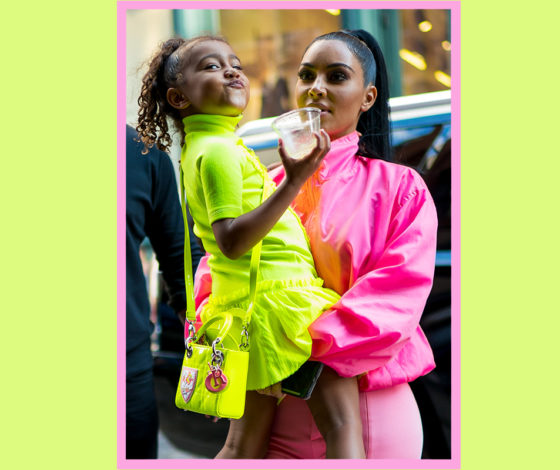 Ким Кардашьян снова называют плохой матерью в Сети. Что происходит?