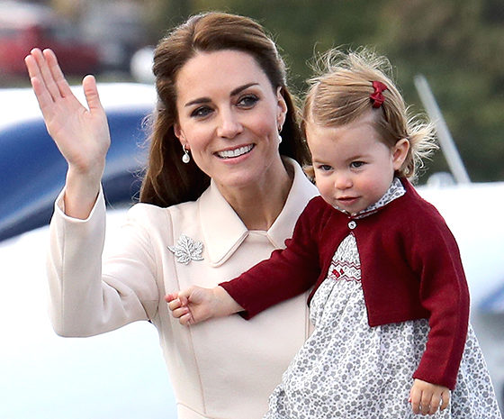 Дети Кейт Миддлтон и принца Уильяма столкнулись с преступником в королевском дворце. И охрана спокойно пропустила его!