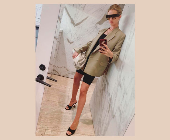 Сколько стоит: мюли Роузи Хантингтон-Уайтли с квадратным мысом