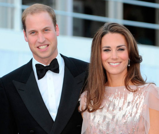 Принц Уильям в роли вышибалы и натянутая улыбка Кейт: весь инсайд с королевских крестин принца Арчи