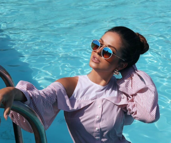 #Супермама: Нюша показала фигуру в купальнике на отдыхе