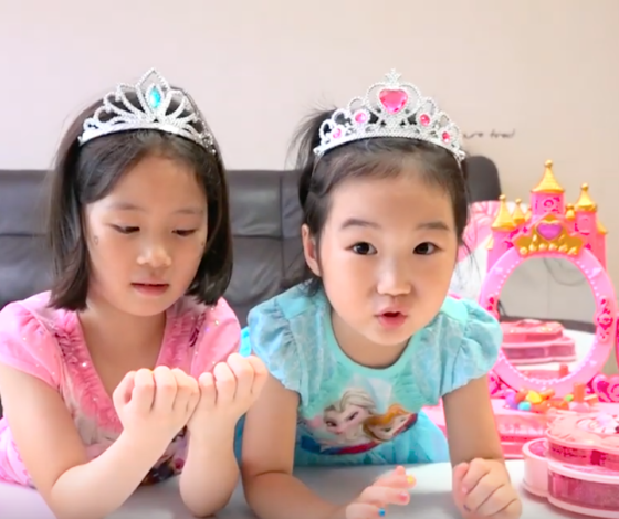 Новая королева YouTube: шестилетняя девочка из Кореи заработала 500 миллионов рублей