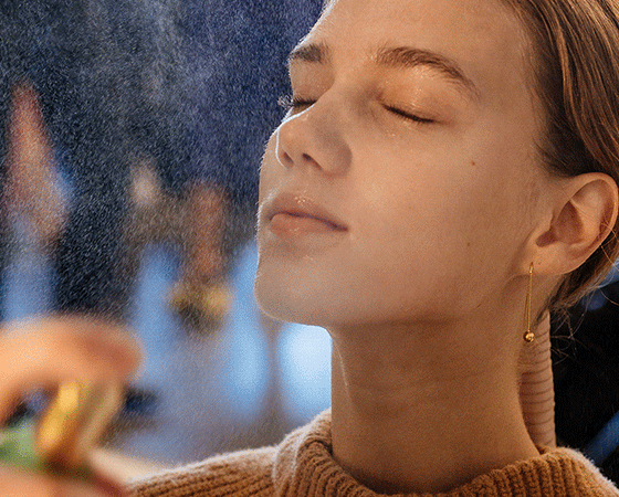 Проверили на себе: топ спреев для лица, которые не подведут летом