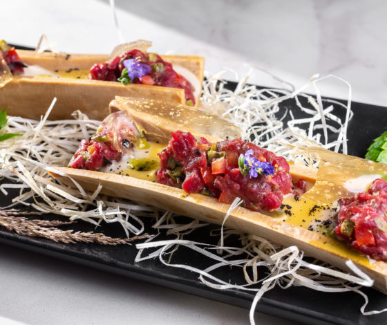 Ресторан Little Garden Kitchen&Bar: тартар из черешни