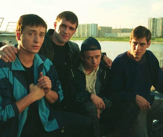 Тест в день рождения Фила. Угадай: цитата из «Бригады» или строчка из песни рэпера