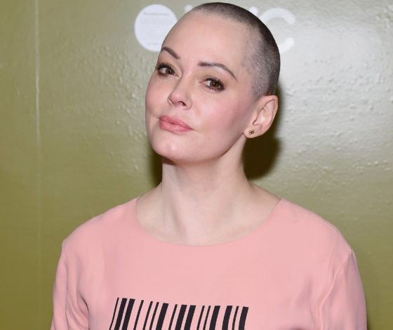 «Я в отношениях с одной замечательной женщиной»: Роуз Макгоуэн рассказала о романе с девушкой