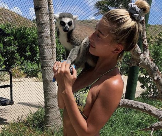 Как же повезло Джастину! Идеальная Хейли Бибер в купальнике