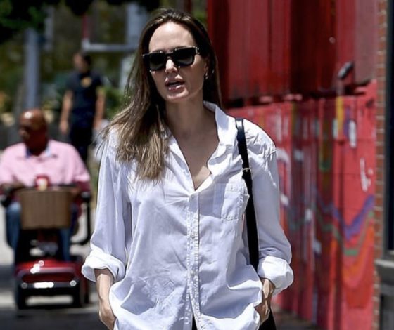 «На релаксе»: Анджелина Джоли на прогулке с сыном