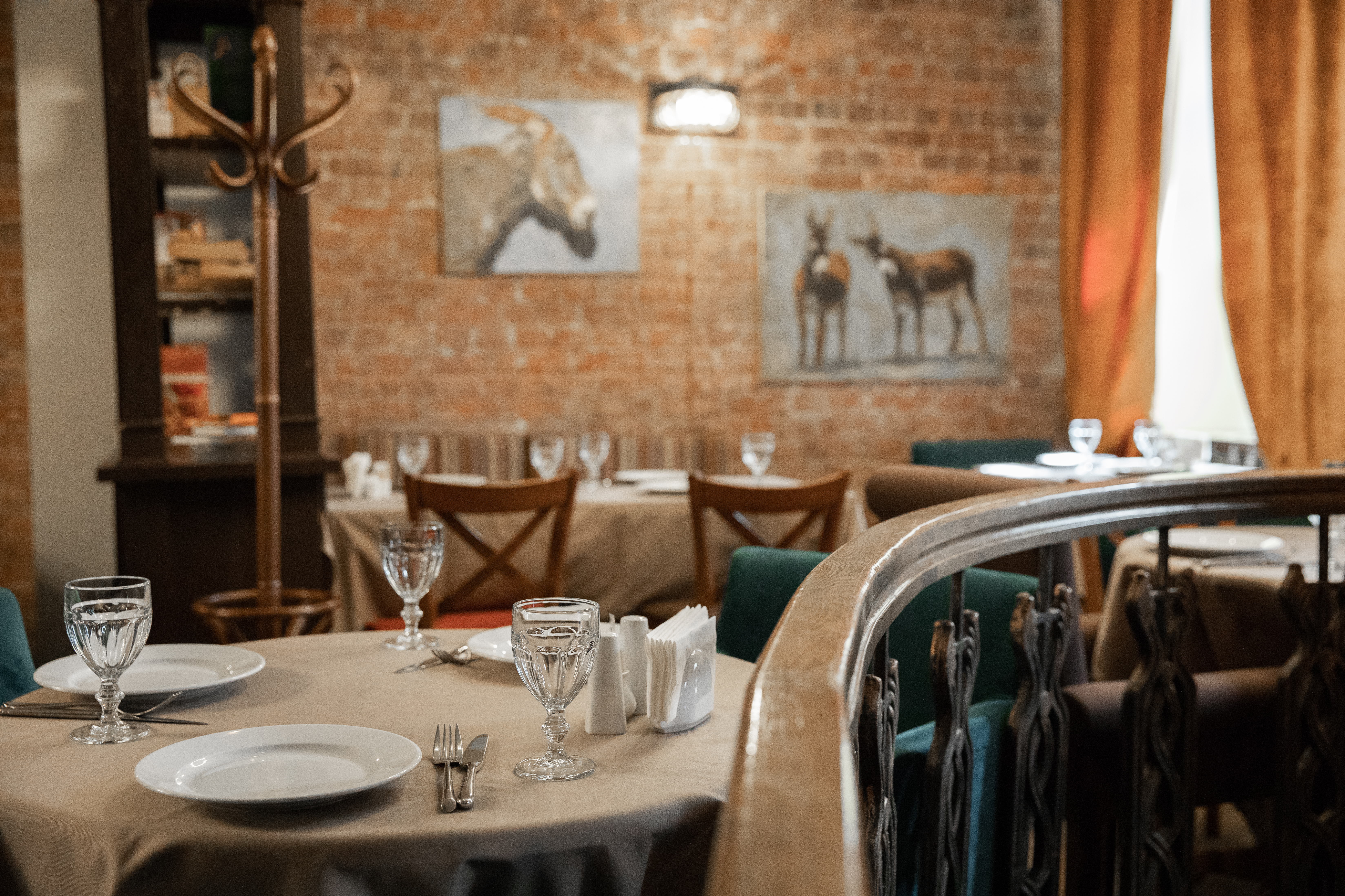 Gayanes ресторан в москве. Ресторан гаяне в москве. Гаянес. Ресторан гаяне бреиова. Gayanes ресторан в москве.