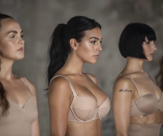 Какие формы! Девушка Криштиану Роналду в новой рекламной кампании нижнего белья