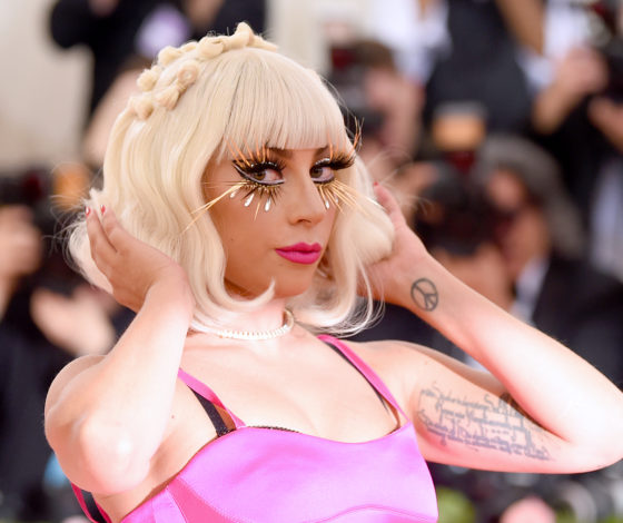 Кто заменил Леди Гагу и Сталлоне? Новая русская «кибератака»