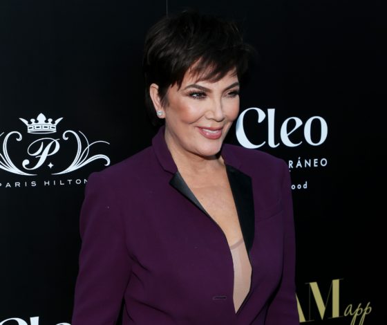 Смело! Новый выход Крис Дженнер в очень неожиданном платье