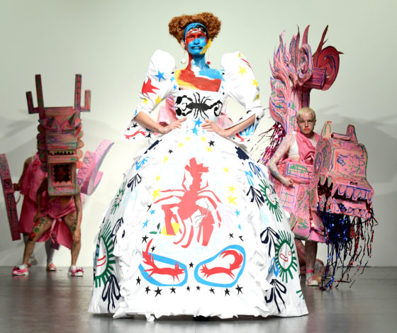 Самые странные образы на модных показах