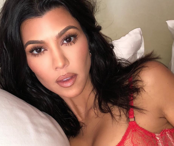 Огонь! Самые откровенные фотографии Кортни Кардашьян