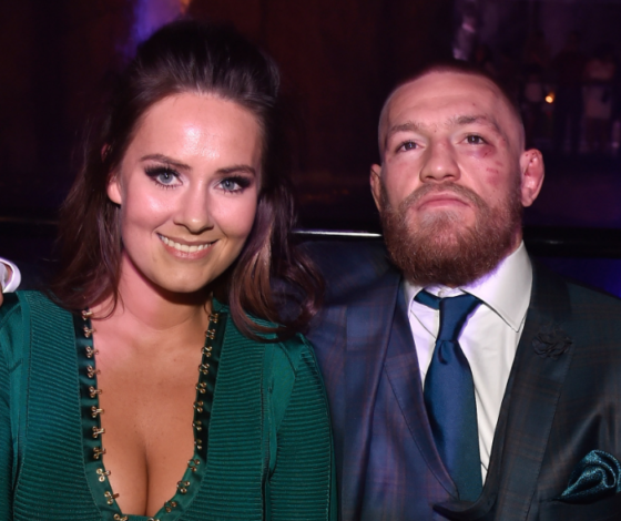 После обвинений в избиении: Конор МакГрегор отдыхает с женой