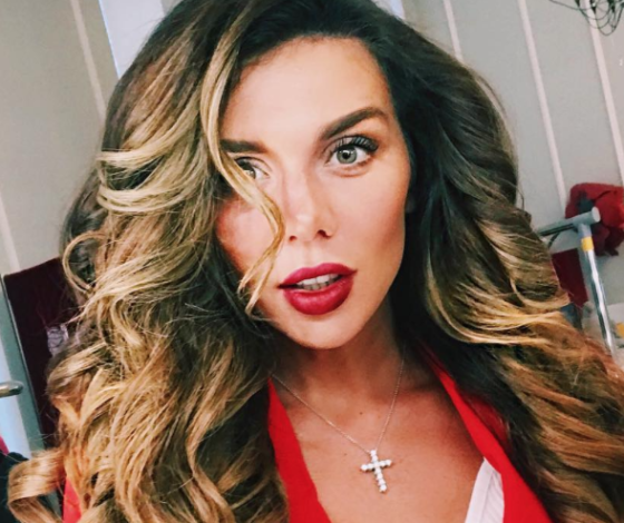 Всем девушкам на заметку: Анна Седокова рассказала, как похудела после третьих родов