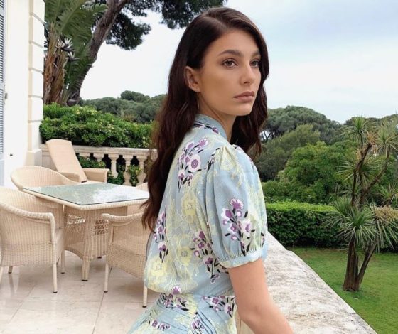 Не растерялась! Девушка (или невеста?) ДиКаприо стала дизайнером