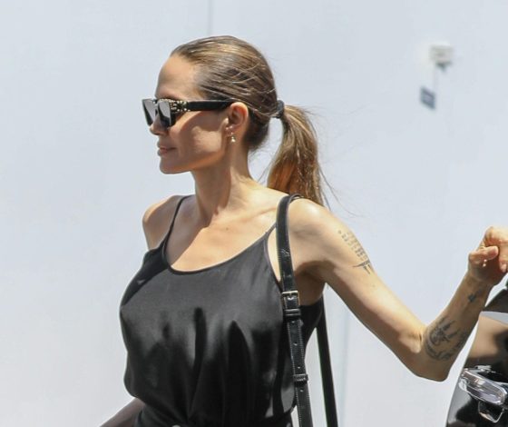 Первый выход Анджелины Джоли после переезда дочери