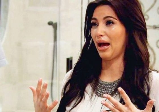 Крис Дженнер матерится, а Ким Кардашьян в слезах. Чей звездный поцелуй взорвал Интернет?