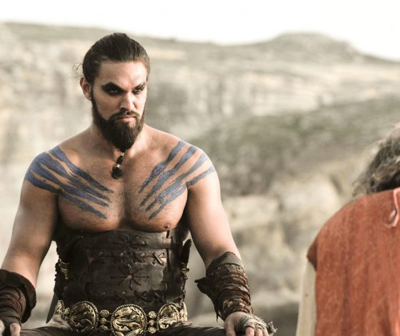 Такой большой, а все играется: Джейсон Момоа развлекается с папарацци