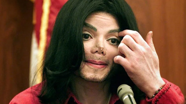 Из морга украли фальшивый нос Майкла Джексона