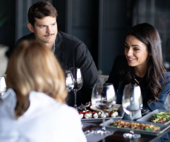 Неожиданно: Владимир Зеленский с женой пообедал с Милой Кунис и Эштоном Кутчером