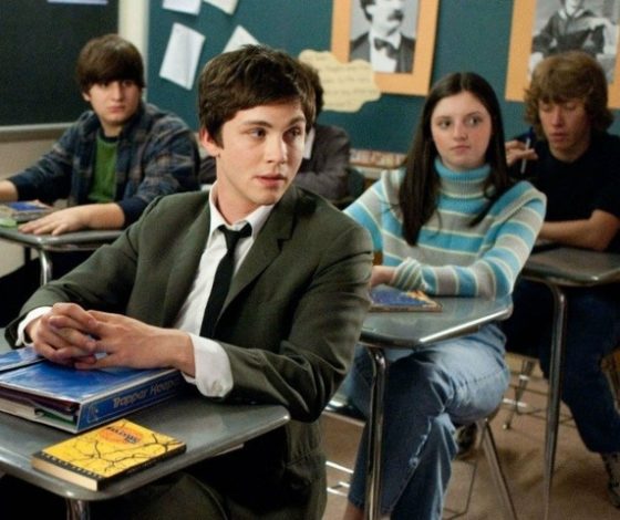 Снова в школу! Собрали фотографии звезд со школьных времен