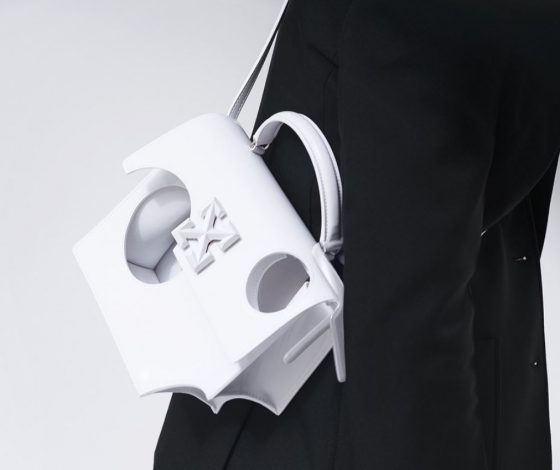 Самая непрактичная сумка года за 1,5 тысячи долларов. Спасибо, Верджил!