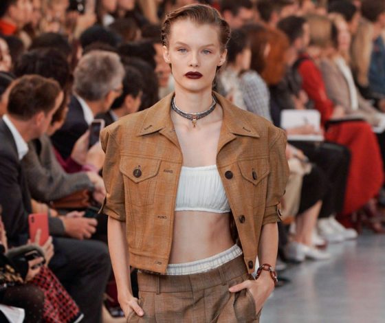 Кайя Гербер и Крис Грикайте на показе Chloe в Париже! Смотри все шоу здесь