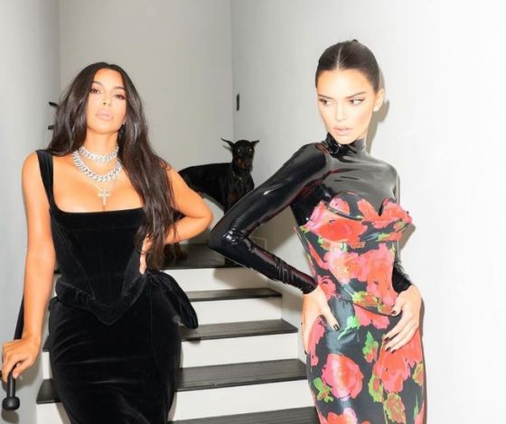 Почему все смеялись над Ким и Кендалл на премии «Эмми»? И почему они «спасли» вечер?