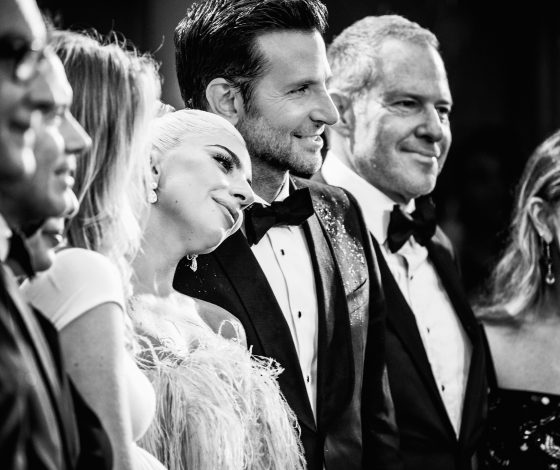 Слух дня: Леди Гага рассказывает всем про помолвку с Купером! Верим?