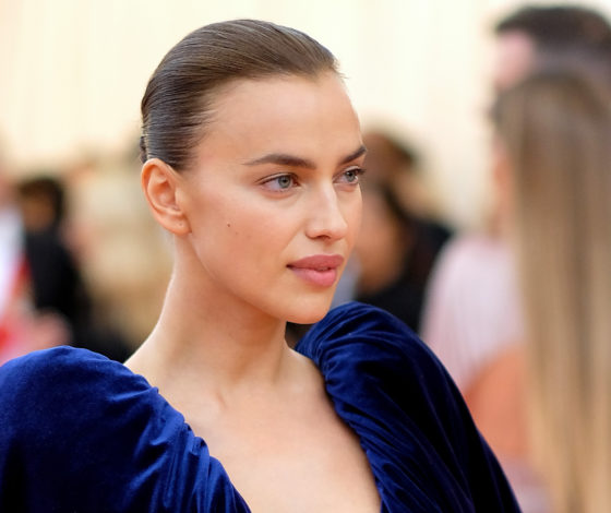 Топ откровенных выходов звезд