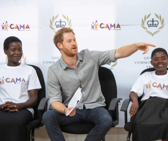 Вот это сюрприз! Принц Гарри приехал на конференцию в Африке, но не один