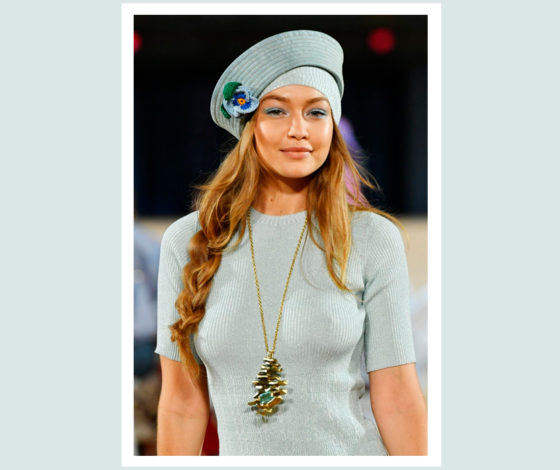 Вот это поворот: почему Джиджи Хадид шла по подиуму Marc Jacobs босиком?