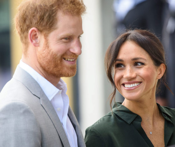 Будни молодой семьи: Меган Маркл и принц Гарри взяли четырехмесячного Арчи в бар